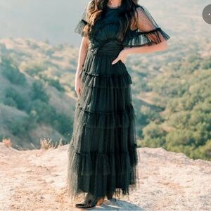 Ivy City black dress. Size Large. Ankle length. Short sleeve.